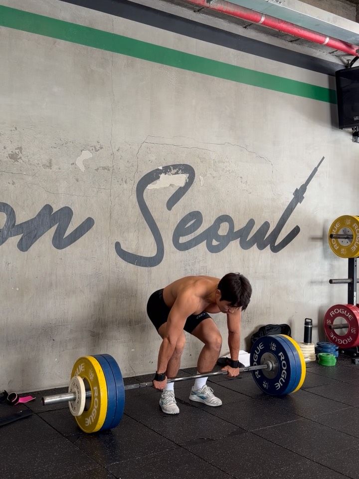 데드리프트를 준비하는 승준 코치